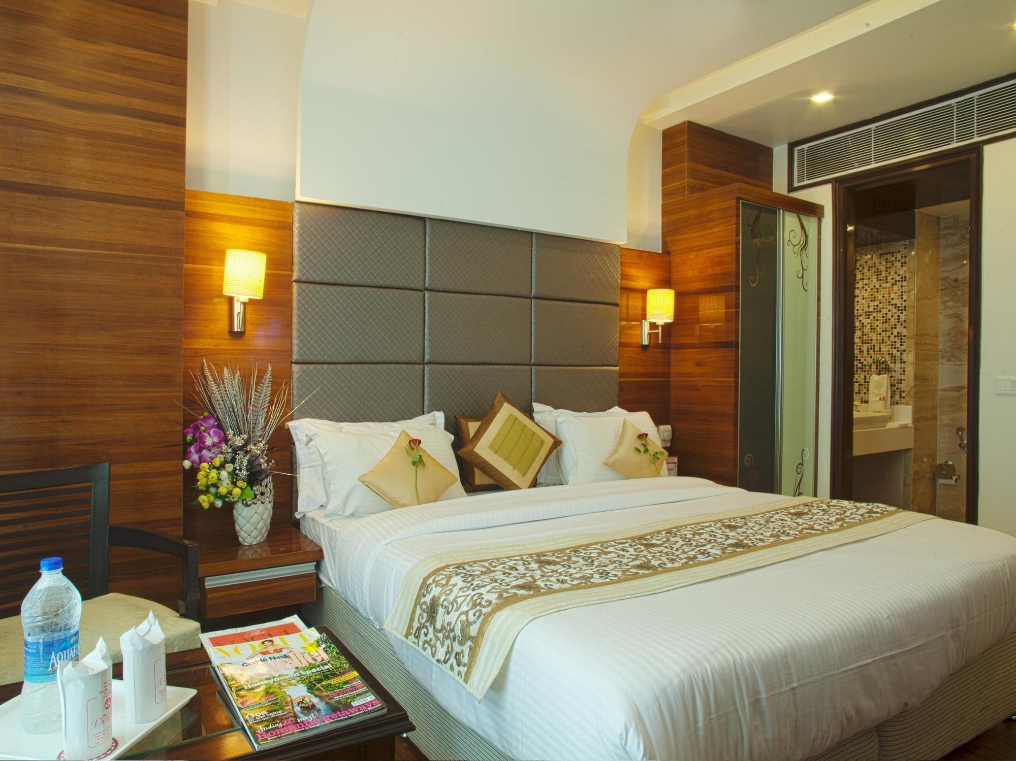 Hotel Delhi 55 -City Center New Delhi Bagian luar foto