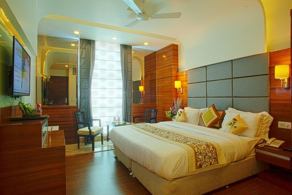 Hotel Delhi 55 -City Center New Delhi Bagian luar foto