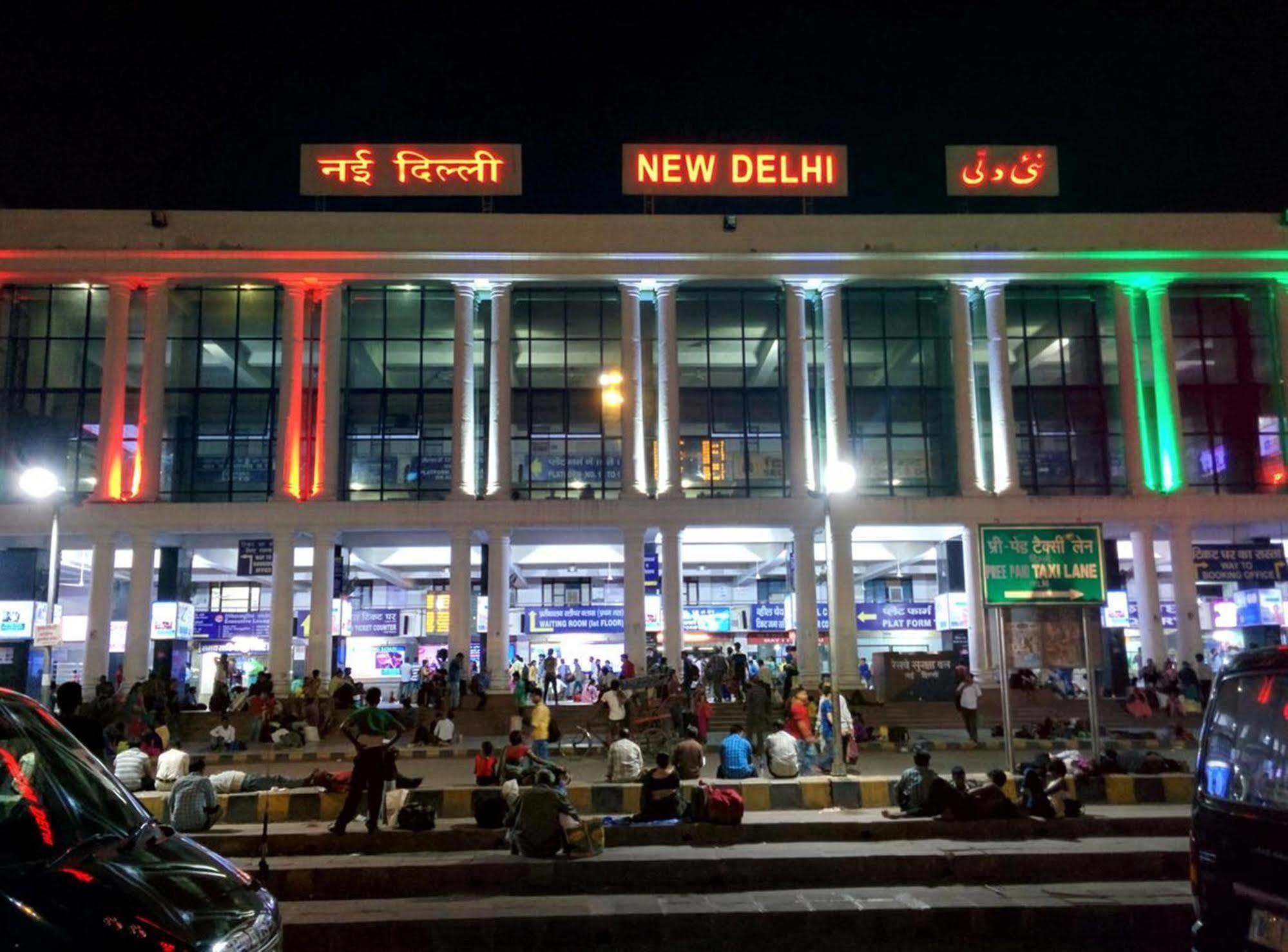 Hotel Delhi 55 -City Center New Delhi Bagian luar foto