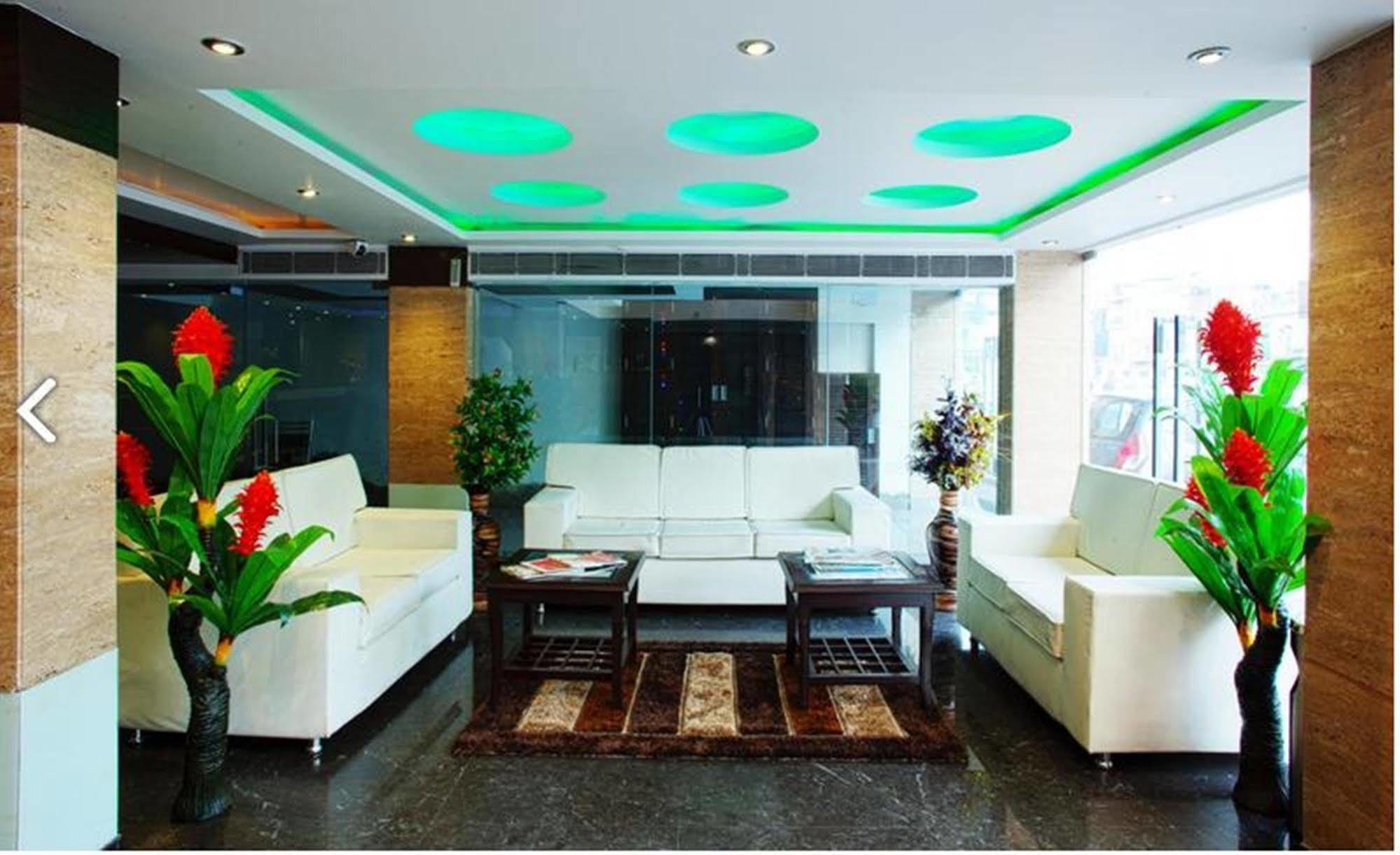 Hotel Delhi 55 -City Center New Delhi Bagian luar foto