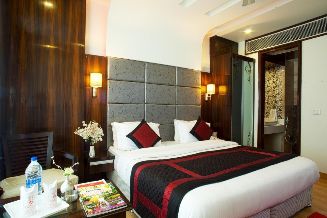 Hotel Delhi 55 -City Center New Delhi Bagian luar foto